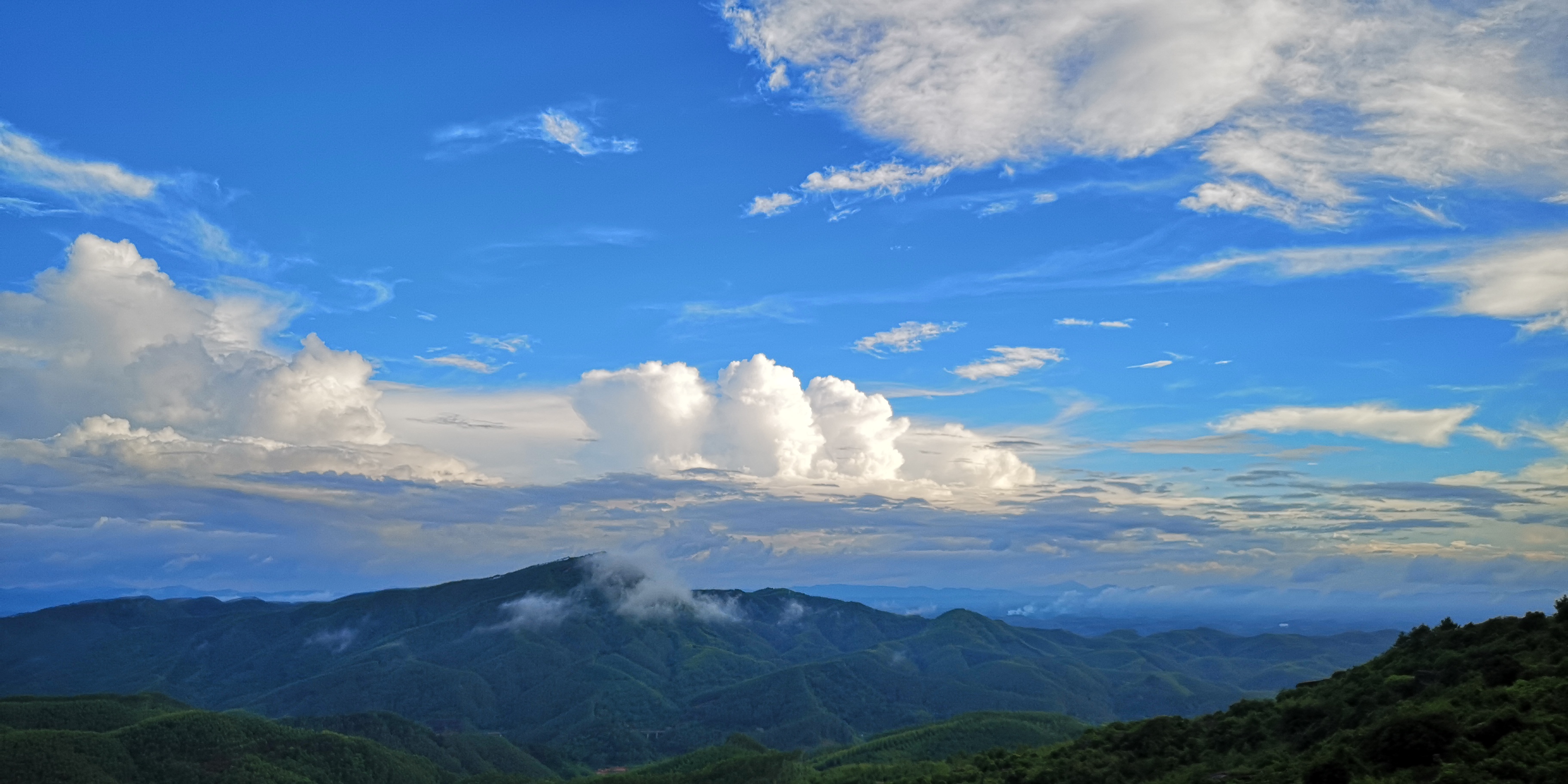 花甲山,观山看流云