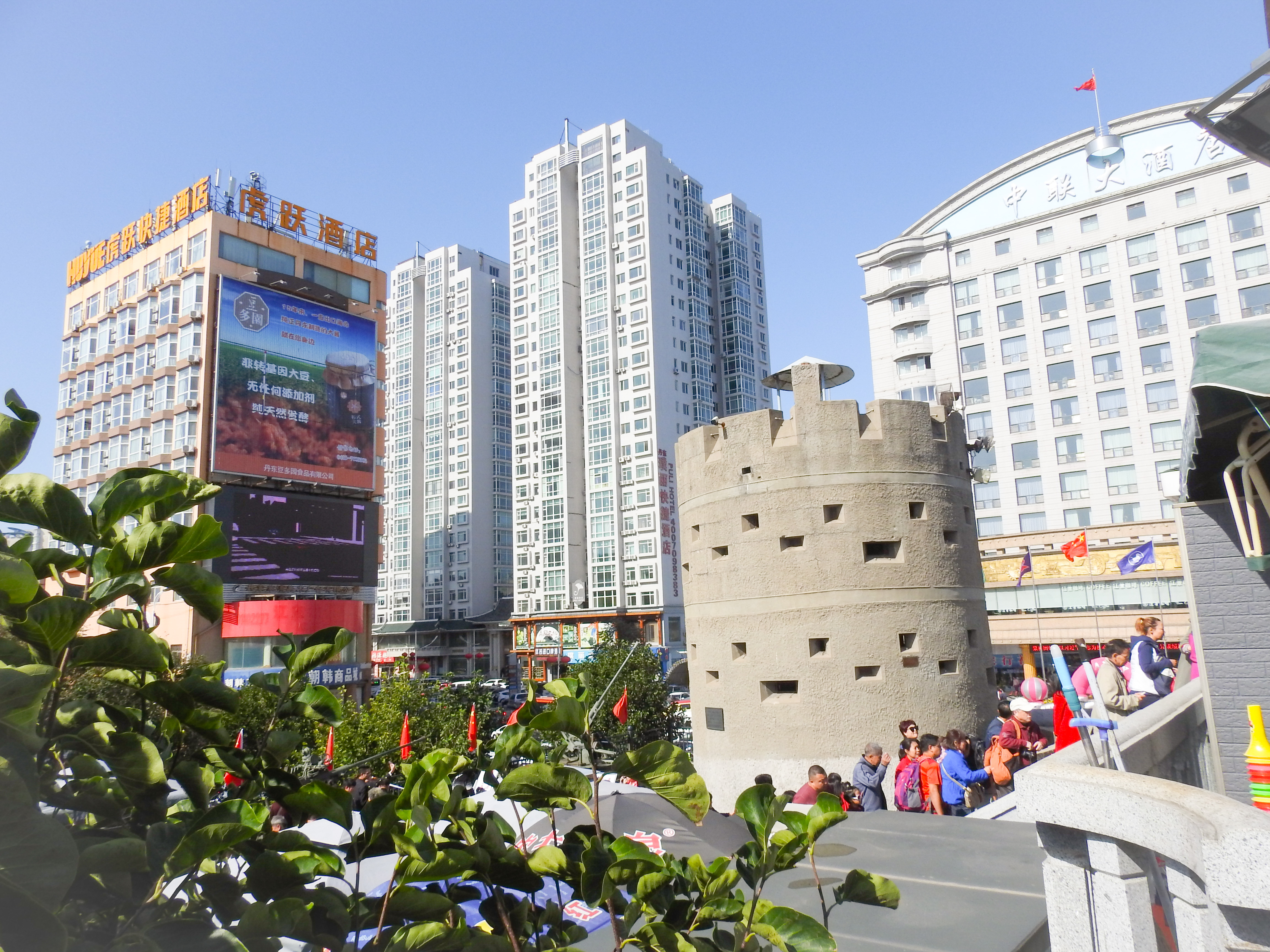 桥头的炮楼为1928年日本人修建.