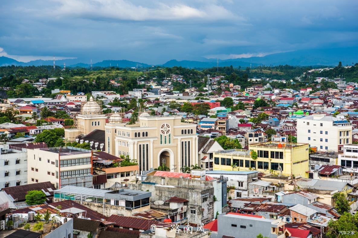 这次住在美娜多市区的sintesapeninsulahotelmanado巨港半岛酒店,酒店